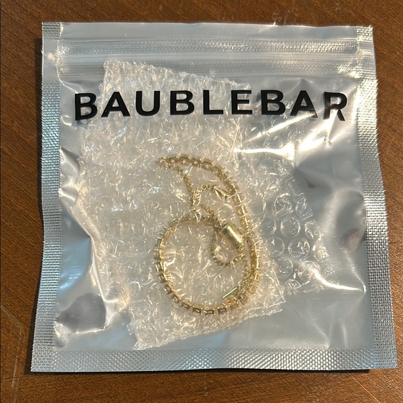 BaubleBar Gold Bracelet - Picture 1 of 3
